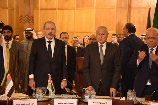 الأمين العام لجامعة الدول العربية خلال الوقوف دقيقة حداد على روح السلطان قابوس
