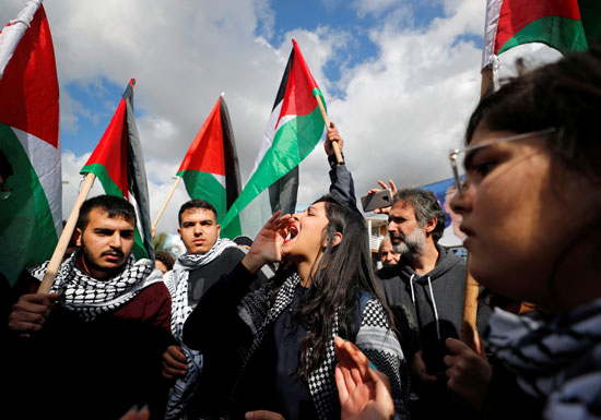 هتافات الفلسطينيين ضد خطة ترامب