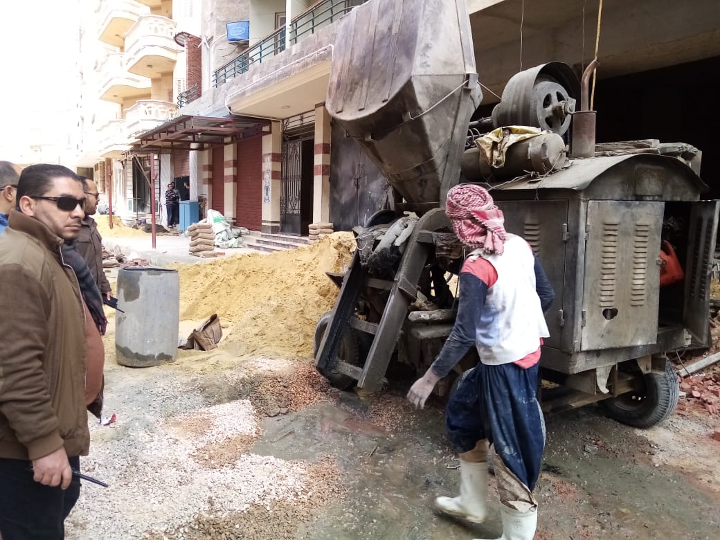ضبط مخالفات بناء ومعدات تعمل بدون ترخيص بمنطقة كورنيش مرسي مطروح  (1)