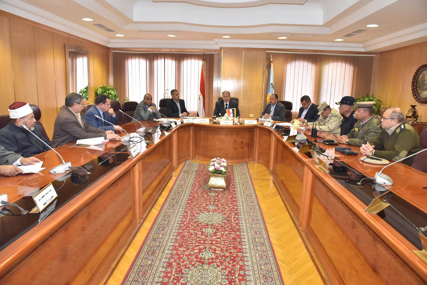 جلسة مجلس تنفيذي محافظة أسيوط (2)