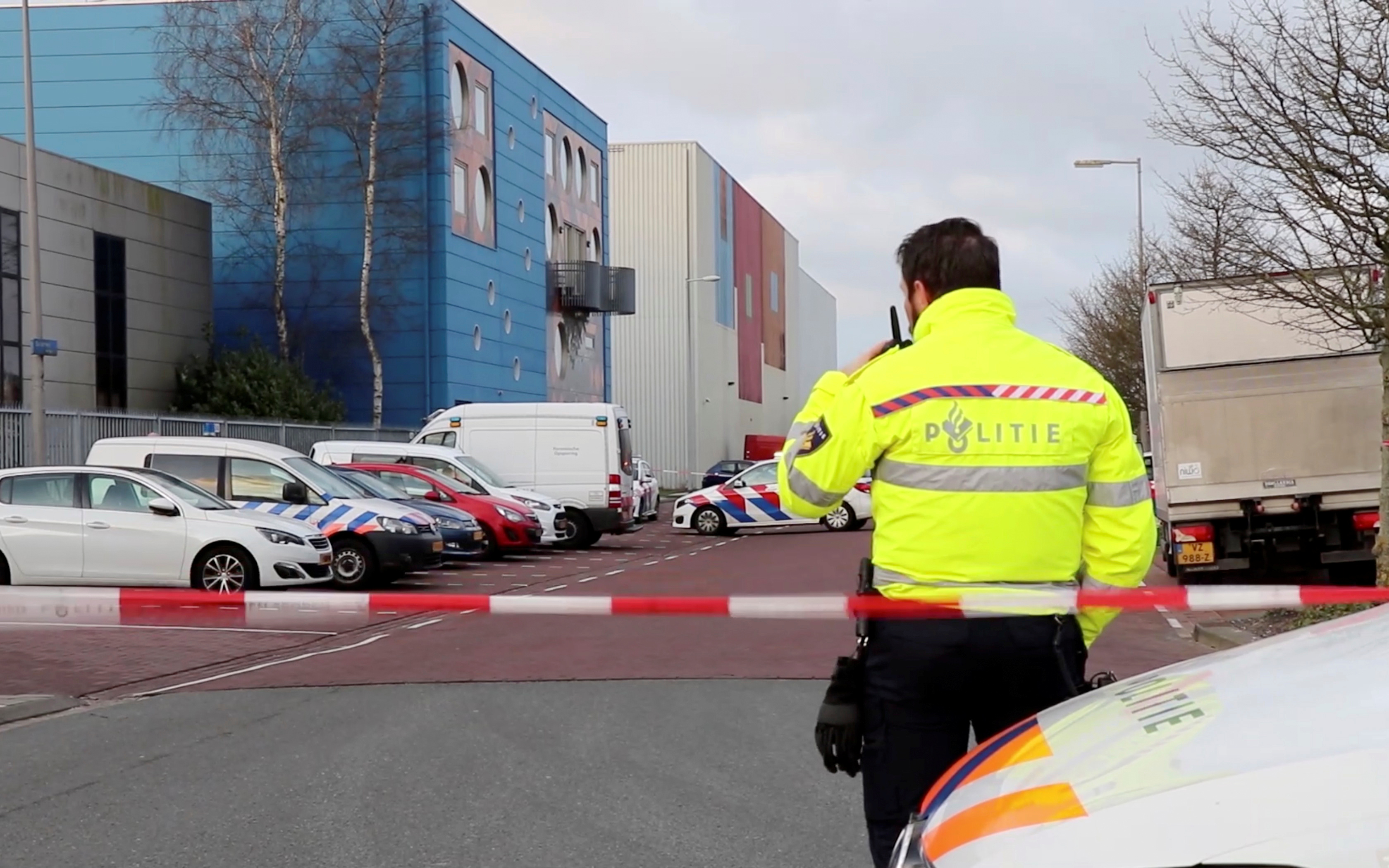 شرطة هولندا بموقع الحادث