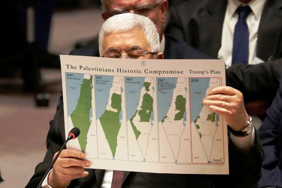 الرئيس-الفلسطيني-محمود-عباس-يحمل-وثيقة-أثناء-حديثه-خلال-اجتماع-لمجلس-الأمن