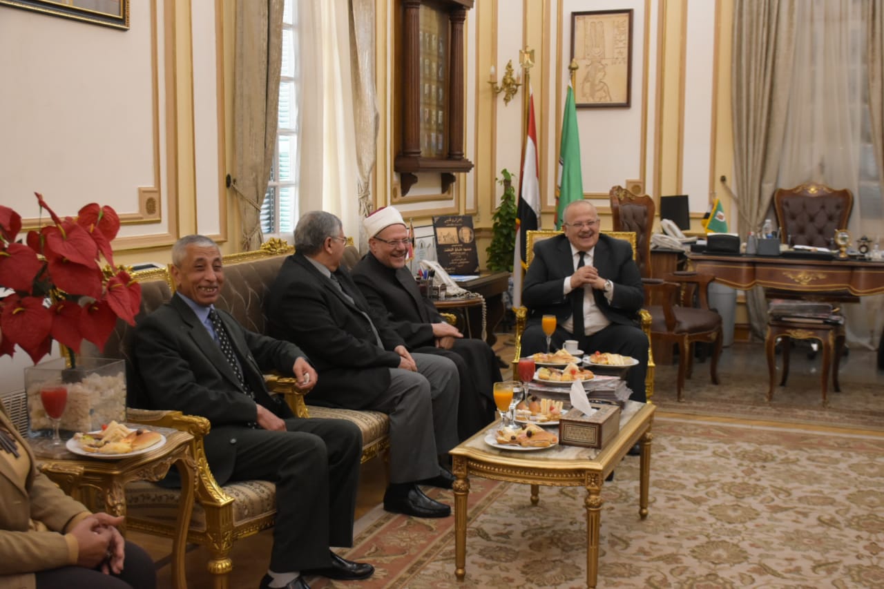 لقاء مفتى الجمهورية ورئيس جامعة القاهرة  (4)