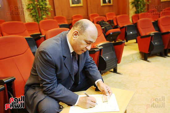 رفعت رشاد يتقدم بأوراق ترشحه لعضوية مجلس إدارة مؤسسة أخبار اليوم (5)