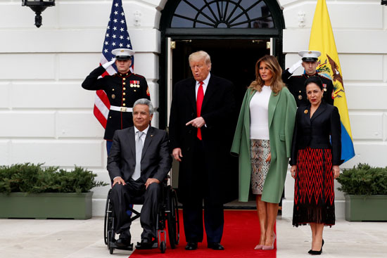 يرحب الرئيس ترامب والسيدة الأولى ميلانيا برئيس الإكوادور لينين مورينو وزوجته