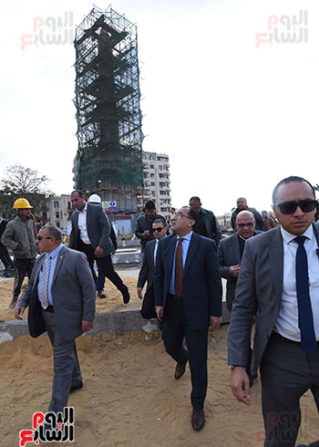 جولة رئيس الوزراء فى ميدان التحرير (5)