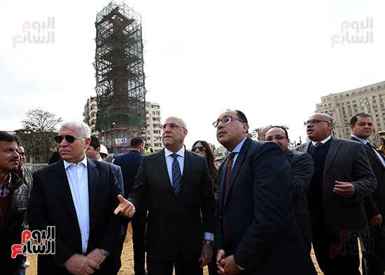 جولة رئيس الوزراء فى ميدان التحرير (10)