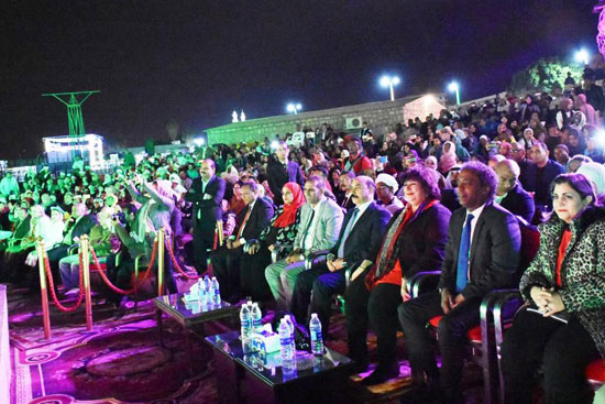 وزيرة الثقافة تشهد انطلاق مهرجان أسوان الدولى (1)