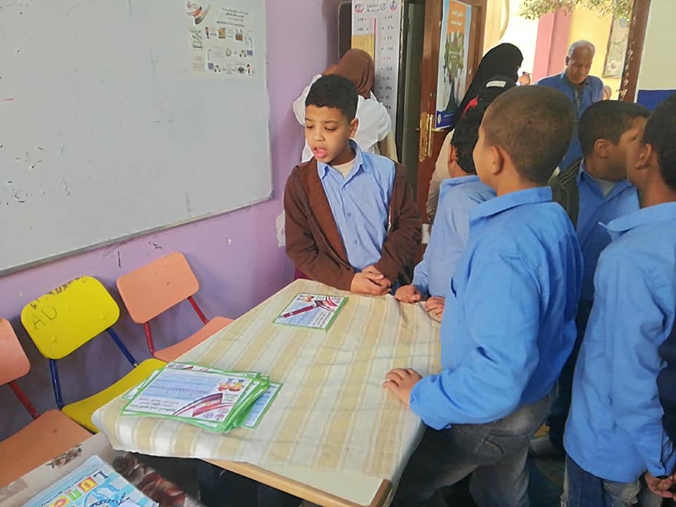 فحص طلبة مدارس الأقصر ضمن مبادرة للكشف عن الأنيميا والتقزم (3)