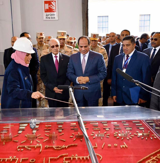  السيسى يفتتح مصنع 300 الحربى (8)