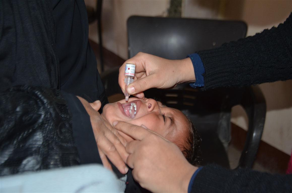 تطعيم أطفال الأقصر ضمن الحملة القومية ضد شلل الأطفال  (3)