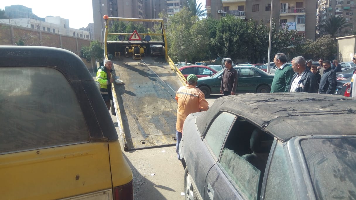 مصادرة السيارات المتهالكة بشوارع العاصمة (3)