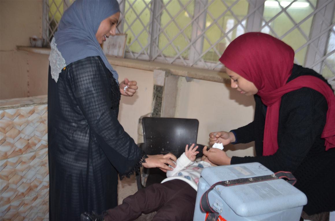 تطعيم أطفال الأقصر ضمن الحملة القومية ضد شلل الأطفال  (2)