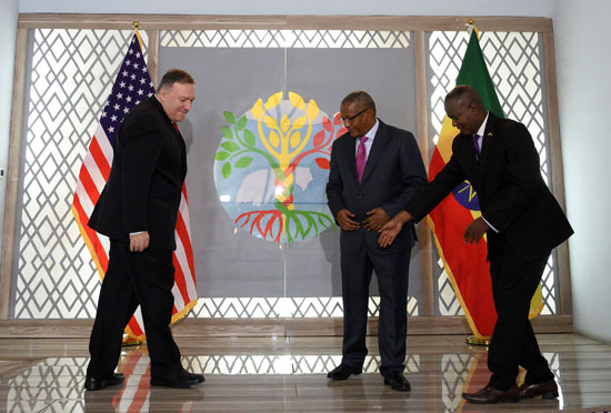 وزير-الخارجية-الإثيوبى-ونظيره-الأمريكى-يستعدان-لالتقاط-صورة-تذكارية