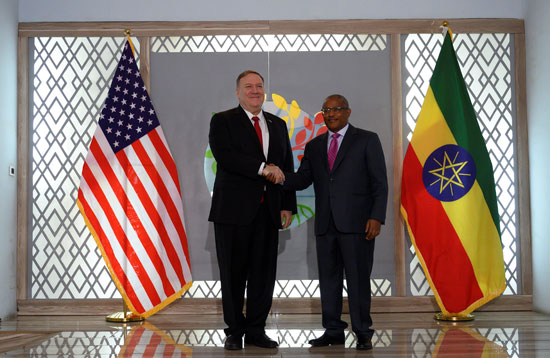 وزير-الخارجية-الإثيوبى-يصافح-نظيره-الأمريكى