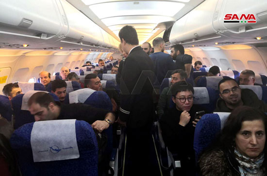 المسافرين-يصلون-إلى-مطار-حلب-الدولى-على-متن-الخطوط-السورية