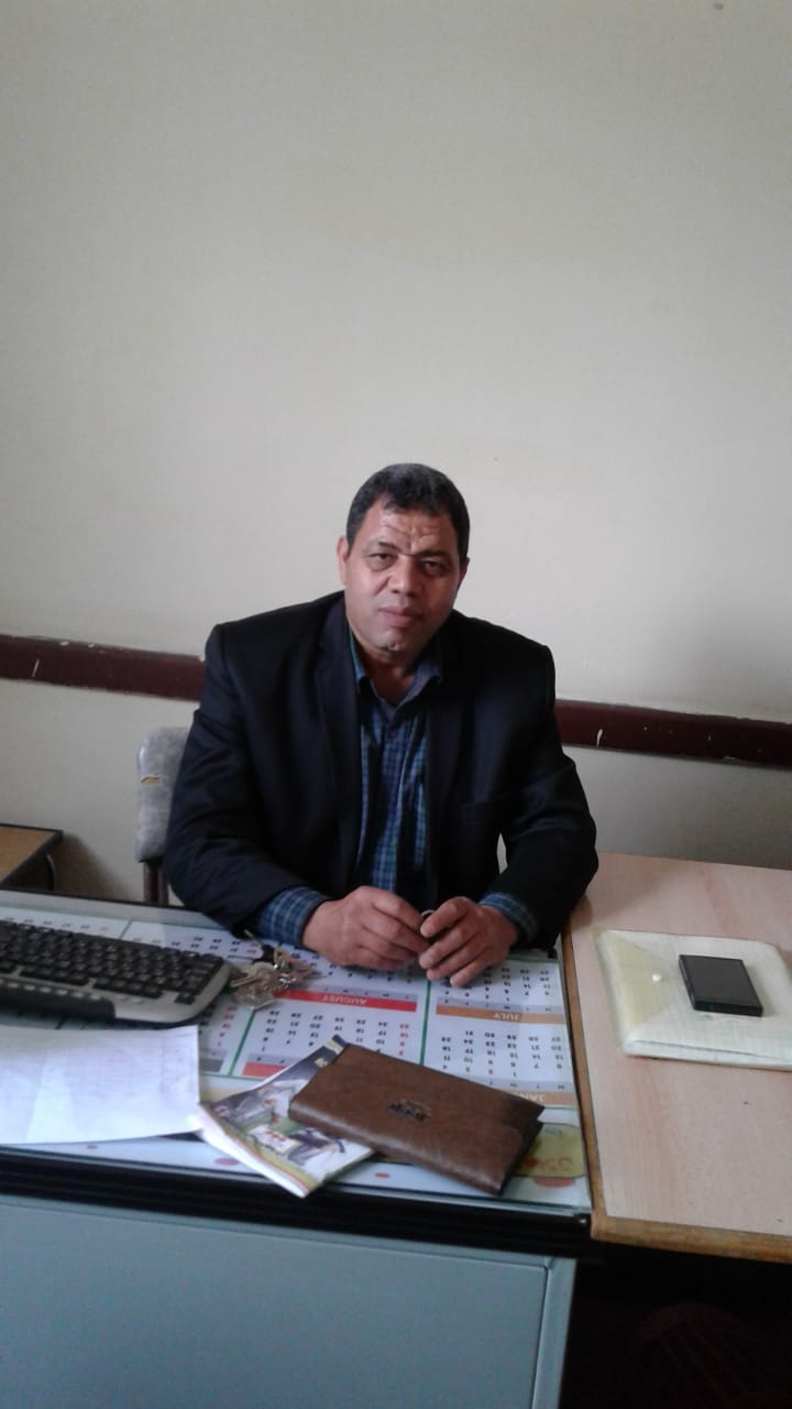 هشام إمام مدير مدرسة الفاروق الثانوية بنين بمدينة السادات بمحافظةالمنوفية (1)
