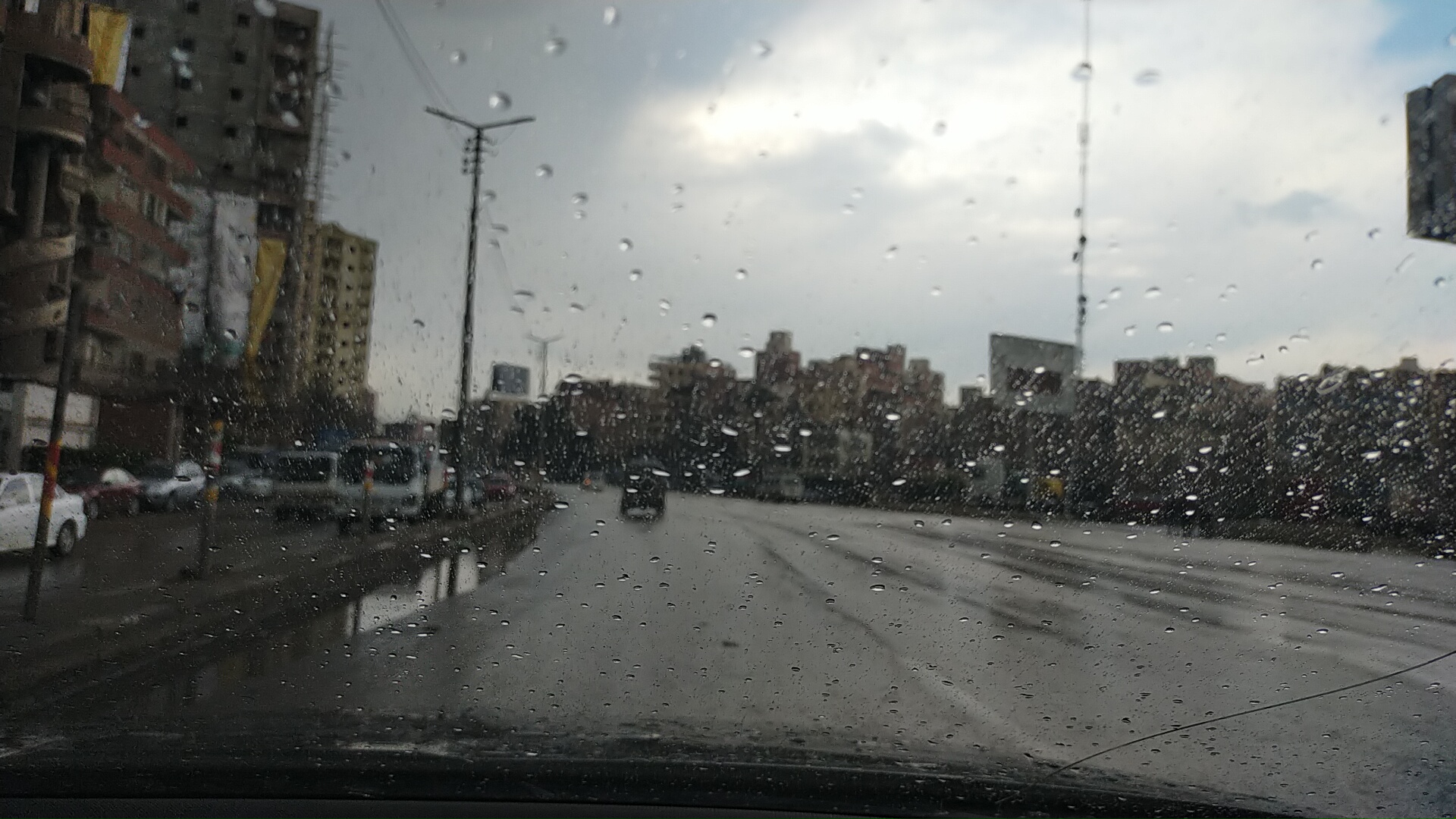 هطول امطار غزيرة بمحافظة الغربية وزحام مرورى على الطرق السريعة (2)