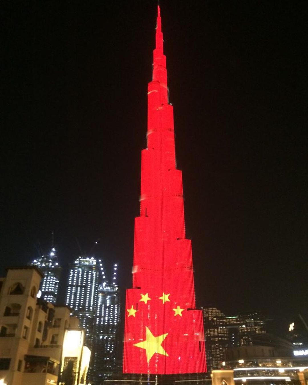 علم الصين على برج خليفة