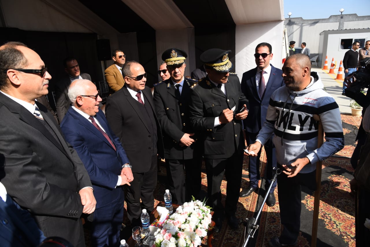 محافظ بورسعيد والقيادات الأمنية يفتتحون وحدة تراخيص الملاكي الجديدة بحى الضواحى صور اليوم السابع