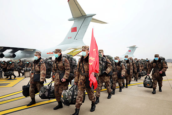 وصول طائرات تابعة للجيش الصينى إلى ووهان