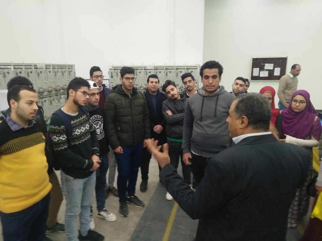 طلاب جامعة كفر الشيخ في زيارة مصنع الإلكترونيات  (5)