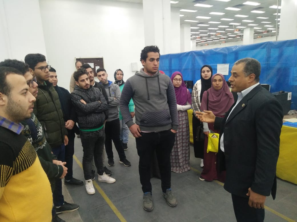 طلاب جامعة كفر الشيخ في زيارة مصنع الإلكترونيات  (2)