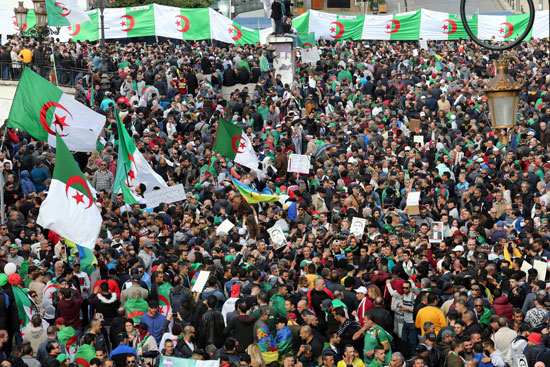 آلاف المتظاهرين فى الجزائر