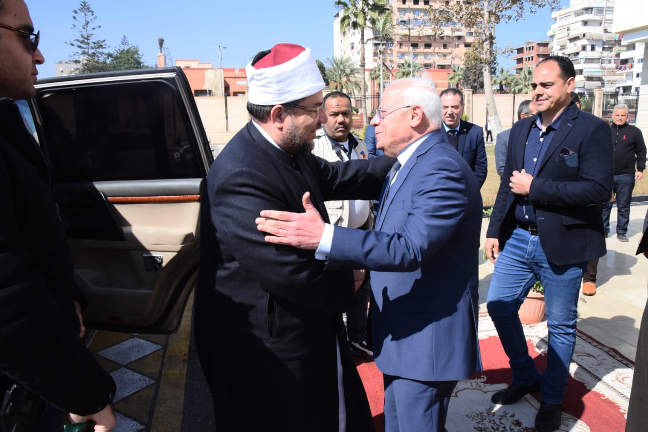 محافظ بورسعيد يستقبل الدكتورمحمد مختار جمعة، وزير الأوقاف (6)
