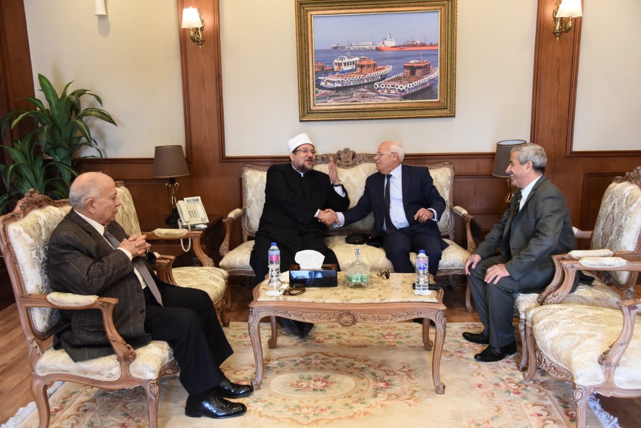محافظ بورسعيد يستقبل الدكتورمحمد مختار جمعة، وزير الأوقاف (4)