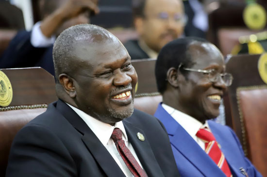 النائب الأول لرئيس جنوب السودان ريك مشار والنائب الثاني لرئيس الجمهورية جيمس واني إيجا
