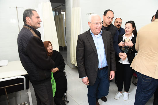 وزيرة الصحة ومحافظ بورسعيد يتفقدان مستشفى المبرة (4)