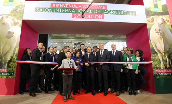 الرئيس الفرنسي إيمانويل ماكرون يفتتح المعرض الدولي السابع والخمسون للزراعة