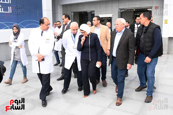 وزيرة الصحة ومحافظ بورسعيد يتابعان العمل بمستشفى أطفال النصر التخصصى (6)
