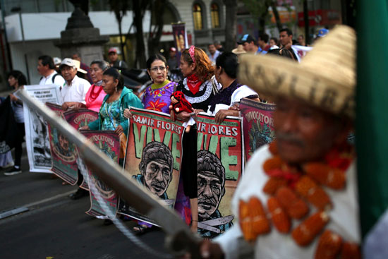 مسيرة احتجاج على بناء قطار المايا ومشروعات مطار سانتا