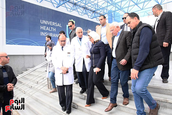 وزيرة الصحة ومحافظ بورسعيد يتابعان العمل بمستشفى أطفال النصر التخصصى (3)