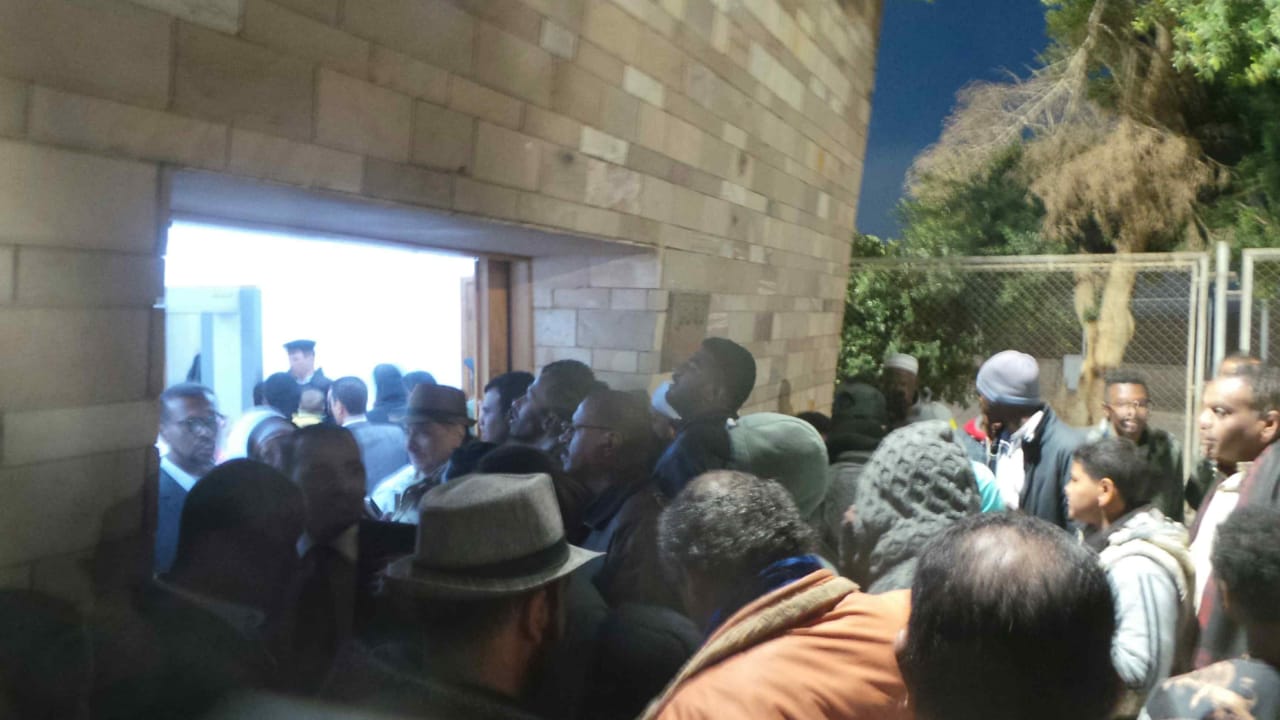 توافد السائحين على معبد أبوسمبل  (5)