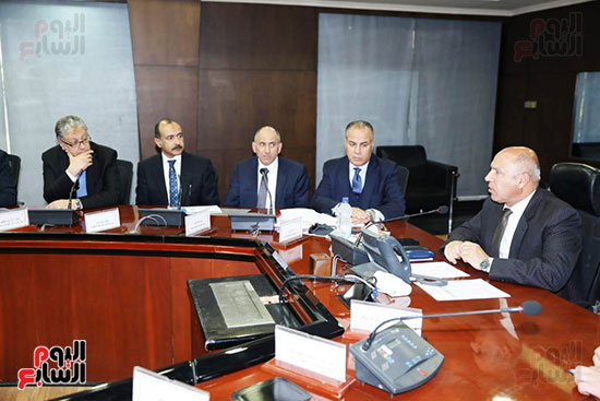 وزير النقل يتابع أعمال إنشاء المحطة متعددة الأغراض بميناء الإسكندرية (3)