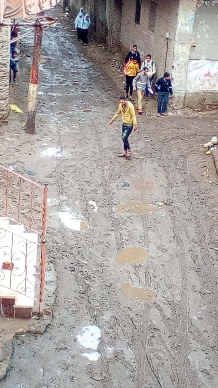 غرق شوارع القليوبية بمياه الأمطار (11)
