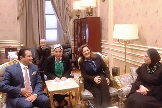  النائب علاء عابد رئيس لجنة حقوق الانسان بمجلس النواب يلتقى الدكتورة  هالة السعيد، وزيرة التخطيط (3)