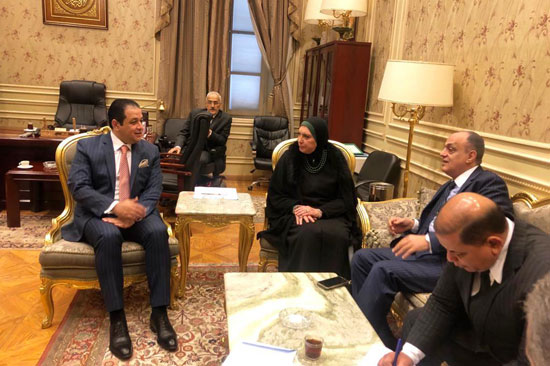  النائب علاء عابد رئيس لجنة حقوق الانسان بمجلس النواب يلتقى الدكتورة  هالة السعيد، وزيرة التخطيط (2)