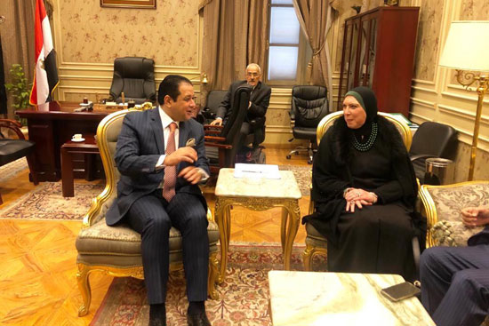  النائب علاء عابد رئيس لجنة حقوق الانسان بمجلس النواب يلتقى الدكتورة  هالة السعيد، وزيرة التخطيط (4)