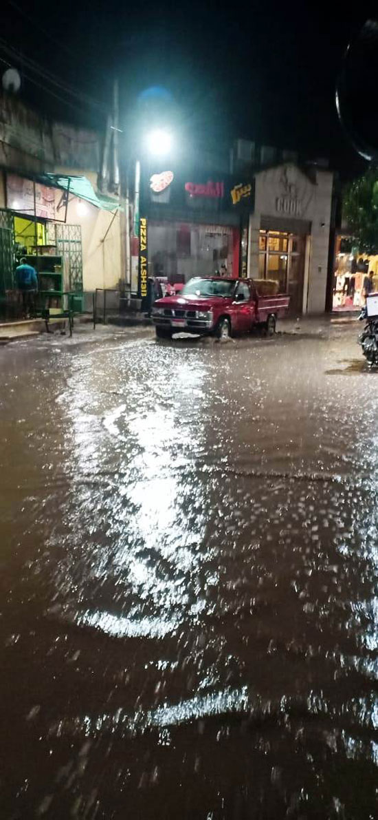 أهالى شبين القناطر يشتكون من تراكم مياه الأمطار بالشوارع (3)
