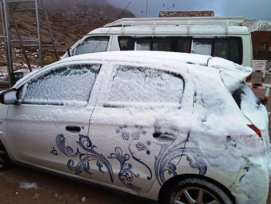 الثلوج-تغطى-السيارات