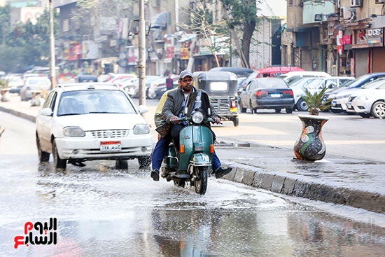 مياه الأمطار تغرق شوارع القاهرة