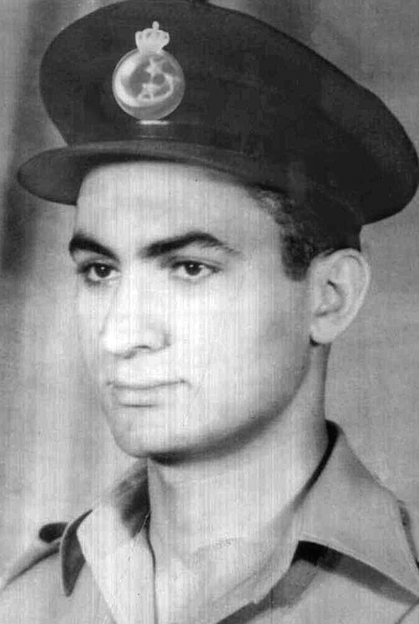 الملازم طيار حسنى مبارك عام 1952