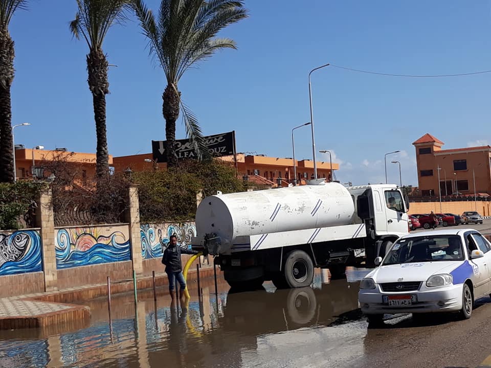 محافظ بورسعيد يتابع سير العمل فى تنفيذ محطة رفع صرف صحى الزهور (7)