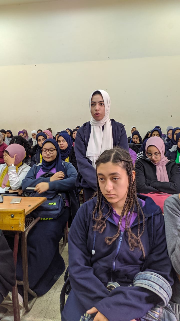 طلاب الثانوية المعدلة بالسعيدية يطلقون مبادرة  إحنا معاك  (3)