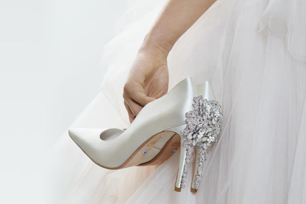 اختيار حذاء زفاف