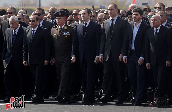 الرئيس السيسى يتقدم الجنازة العسكرية لمبارك